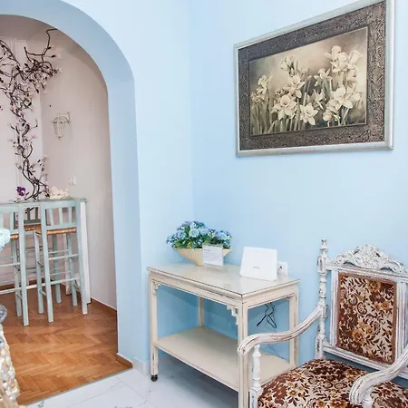 Charming In Pagkrati- Gtd95602 Athens