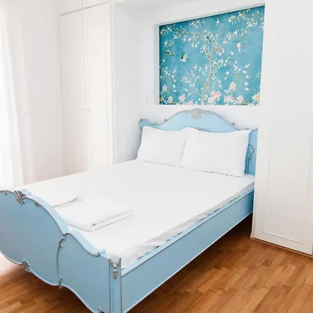 Charming In Pagkrati- Gtd95602