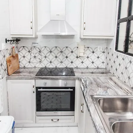 Charming In Pagkrati- Gtd95602 Athens